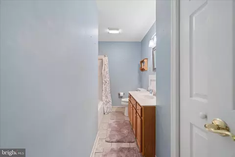 Entry Way - 17223 Cloverleaf Rd, Hagerstown, MD 21740 photo 3 of 3