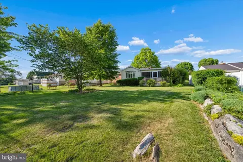 Exterior - 17223 Cloverleaf Rd, Hagerstown, MD 21740 photo 14 of 19