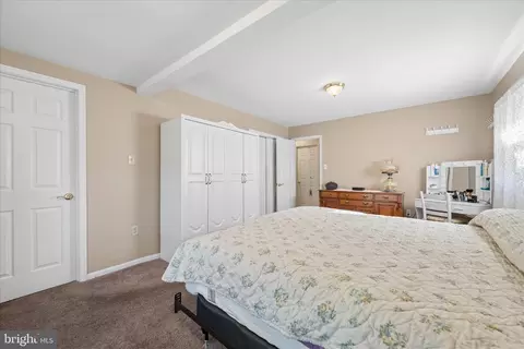 Bedroom - 17223 Cloverleaf Rd, Hagerstown, MD 21740 photo 3 of 7