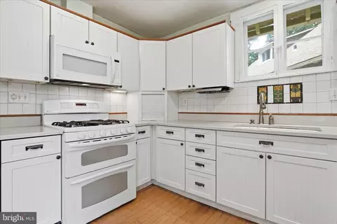 Kitchen - 14624 Hilltop Rd, Cascade, MD 21719 photo 1 of 7