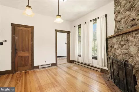 Living - 14624 Hilltop Rd, Cascade, MD 21719 photo 6 of 6