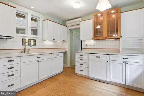 Kitchen - 14624 Hilltop Rd, Cascade, MD 21719 photo 2 of 7