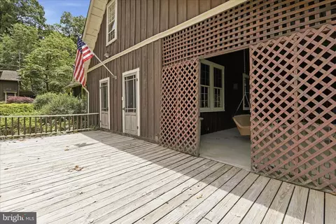 Exterior - 14624 Hilltop Rd, Cascade, MD 21719 photo 9 of 11