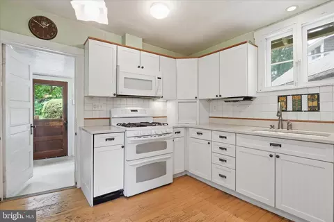 Kitchen - 14624 Hilltop Rd, Cascade, MD 21719 photo 3 of 7