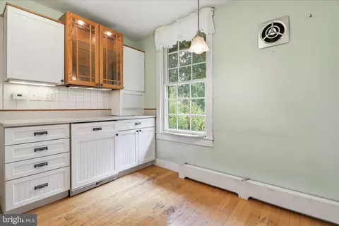 Kitchen - 14624 Hilltop Rd, Cascade, MD 21719 photo 6 of 7