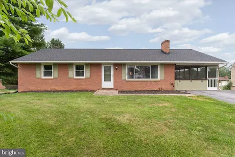 10602 Oaktree Cir, Williamsport, MD 21795