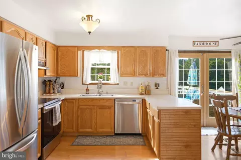 Kitchen - 93 Byron Dr, Smithsburg, MD 21783 photo 2 of 5