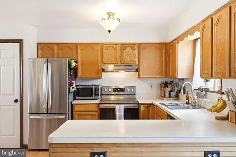 Kitchen - 93 Byron Dr, Smithsburg, MD 21783 photo 4 of 5