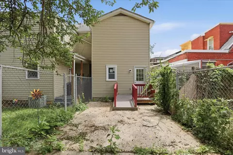 Exterior - 10 E Lee St, Hagerstown, MD 21740 photo 1 of 1
