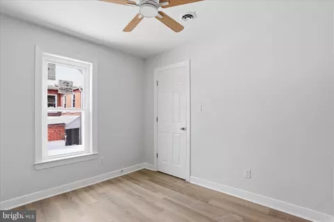 Bedroom - 10 E Lee St, Hagerstown, MD 21740 photo 1 of 2