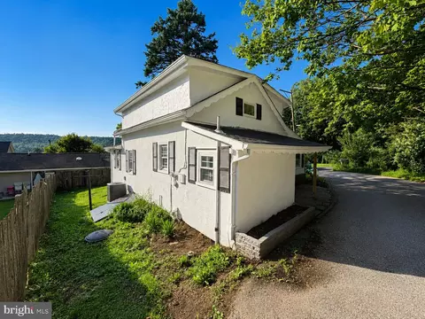 Exterior - 25509 Brooks Ave, Cascade, MD 21719 photo 4 of 6