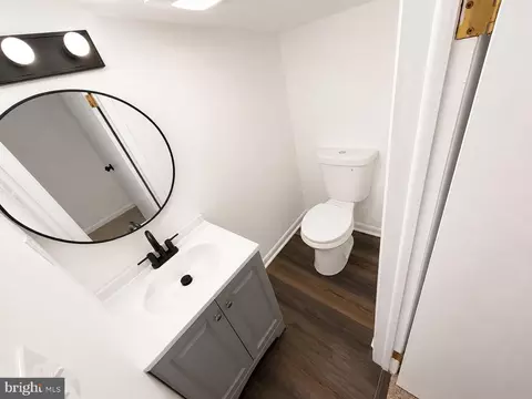 Bath - 25509 Brooks Ave, Cascade, MD 21719 photo 2 of 2