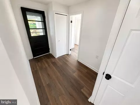 Entry Way - 25509 Brooks Ave, Cascade, MD 21719 photo 1 of 1