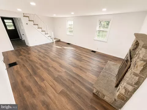 Living - 25509 Brooks Ave, Cascade, MD 21719 photo 1 of 2