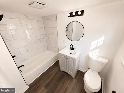 Bath - 25509 Brooks Ave, Cascade, MD 21719 photo 1 of 2