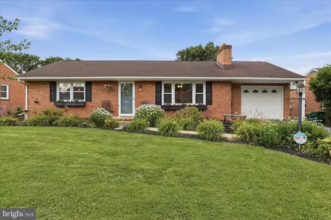 16140 Cloverton Ln, Williamsport, MD 21795