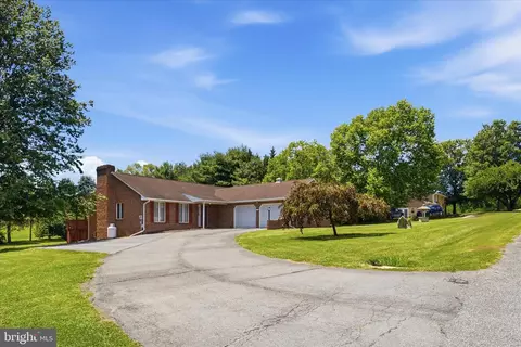 10208 Mar Rock Dr, Hagerstown, MD 21740