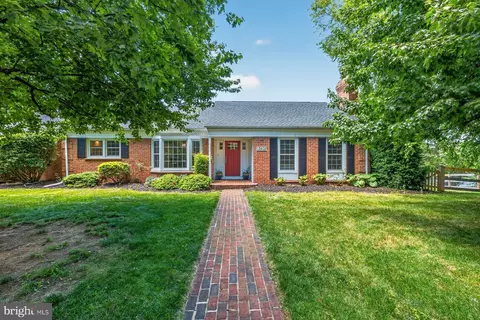 13502 Donnybrook Dr, Hagerstown, MD 21742