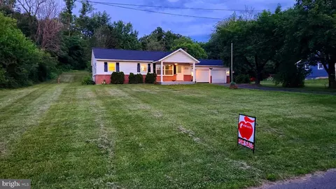 8803 Sharpsburg Pike, Fairplay, MD 21733