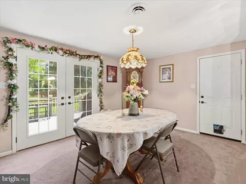 Dining - 21925 Beaverbrook Dr, Smithsburg, MD 21783 photo 1 of 3