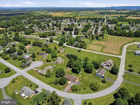 View/Area - 21925 Beaverbrook Dr, Smithsburg, MD 21783 photo 12 of 13
