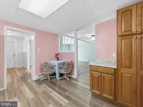 Entry Way - 21925 Beaverbrook Dr, Smithsburg, MD 21783 photo 4 of 8