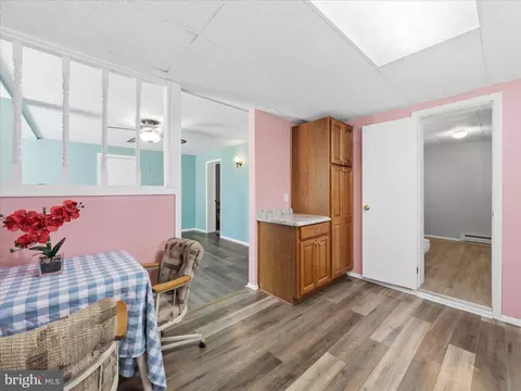Entry Way - 21925 Beaverbrook Dr, Smithsburg, MD 21783 photo 5 of 8