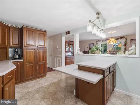 Kitchen - 21925 Beaverbrook Dr, Smithsburg, MD 21783 photo 2 of 5