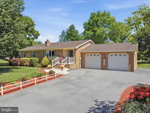 Exterior - 21925 Beaverbrook Dr, Smithsburg, MD 21783 photo 3 of 10
