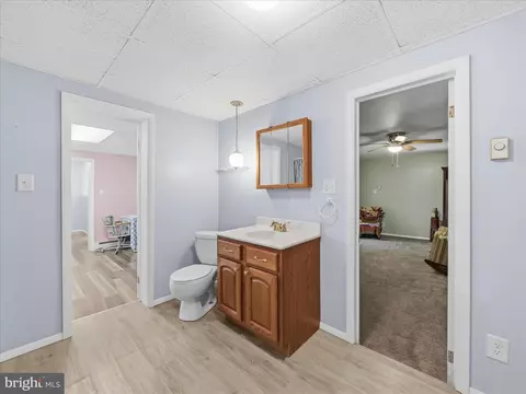 Entry Way - 21925 Beaverbrook Dr, Smithsburg, MD 21783 photo 6 of 8