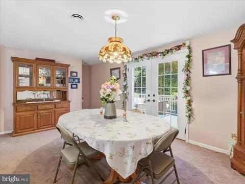 Dining - 21925 Beaverbrook Dr, Smithsburg, MD 21783 photo 2 of 3