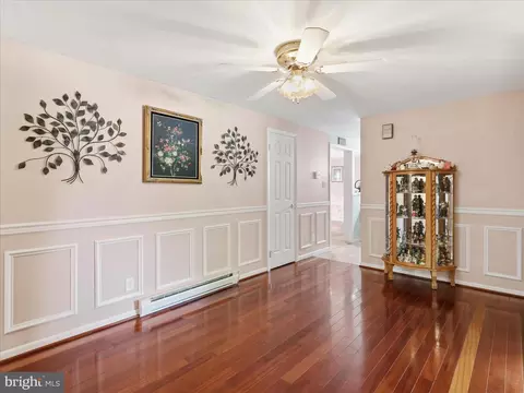 Entry Way - 21925 Beaverbrook Dr, Smithsburg, MD 21783 photo 2 of 8