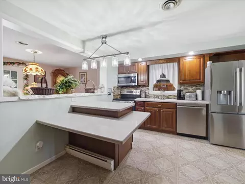 Kitchen - 21925 Beaverbrook Dr, Smithsburg, MD 21783 photo 3 of 5
