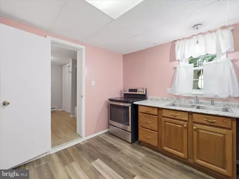 Kitchen - 21925 Beaverbrook Dr, Smithsburg, MD 21783 photo 5 of 5