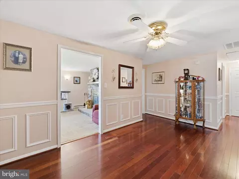Entry Way - 21925 Beaverbrook Dr, Smithsburg, MD 21783 photo 1 of 8