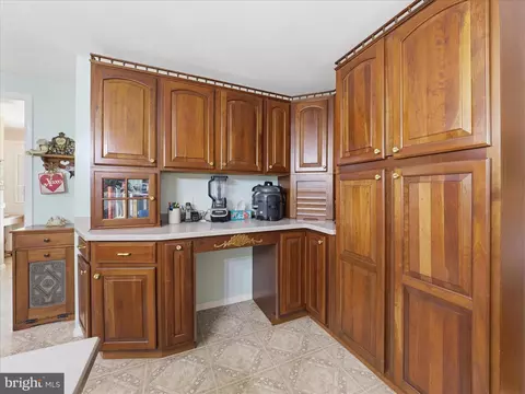 Kitchen - 21925 Beaverbrook Dr, Smithsburg, MD 21783 photo 4 of 5