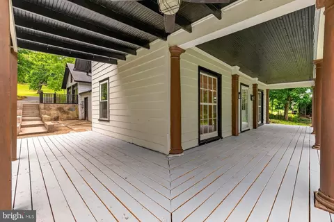 Exterior - 25546 Military Rd, Cascade, MD 21719 photo 2 of 6