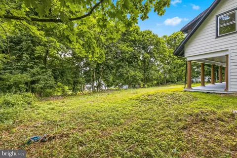 Exterior - 25546 Military Rd, Cascade, MD 21719 photo 4 of 6