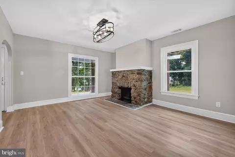 Living - 25546 Military Rd, Cascade, MD 21719 photo 3 of 5