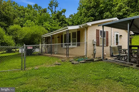 2529 Chestnut Grove Rd, Sharpsburg, MD 21782