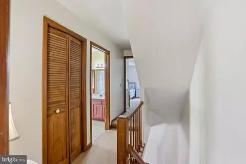 Entry Way - 249 Summit Ave, Hagerstown, MD 21740 photo 3 of 4