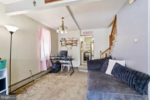 Entry Way - 249 Summit Ave, Hagerstown, MD 21740 photo 1 of 4