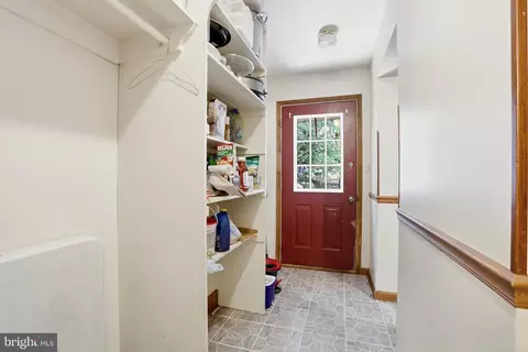 Entry Way - 249 Summit Ave, Hagerstown, MD 21740 photo 4 of 4