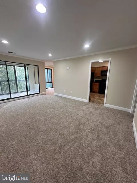 1016 302 Brinker Dr #302, Hagerstown, MD 21740