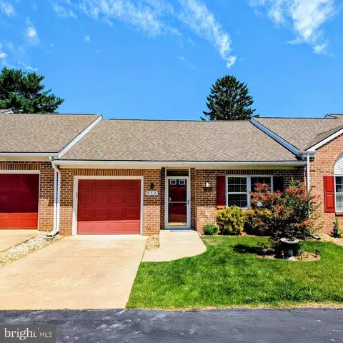353 Sunbrook Ln #111, Hagerstown, MD 21742