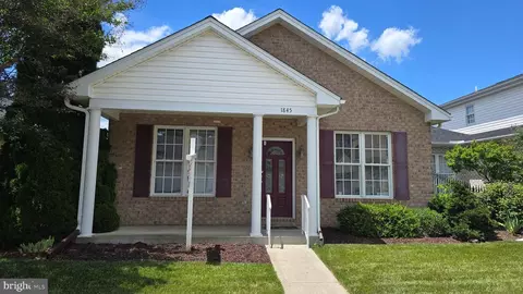 1845 Meridian Dr, Hagerstown, MD 21742