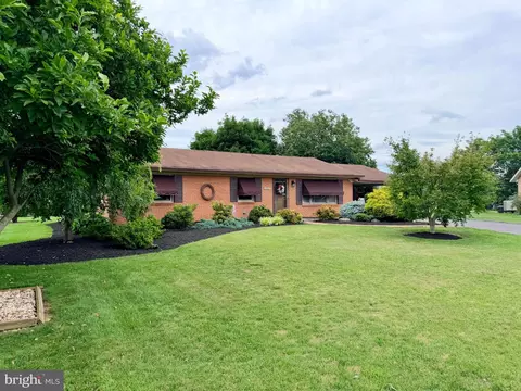 Exterior - 11917 Comanche Dr, Smithsburg, MD 21783 photo 1 of 10