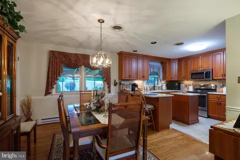 Dining - 11917 Comanche Dr, Smithsburg, MD 21783 photo 2 of 2