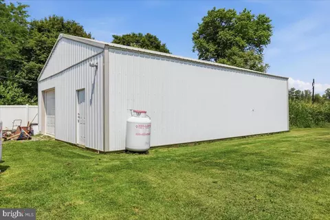 Exterior - 13844 Clear Spring Rd, Clear Spring, MD 21722 photo 3 of 4