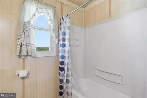 Bath - 13844 Clear Spring Rd, Clear Spring, MD 21722 photo 3 of 3